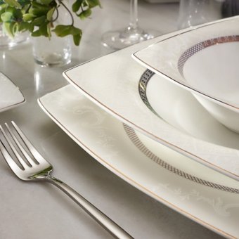 Karaca Fine Pearl Lorenzo 62 Parça 12 Kişilik Desenli Fine Pearl Kare Yemek Takımı