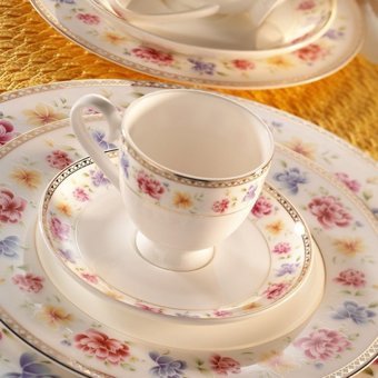 Kütahya Porselen Bone China 25136 84 Parça 12 Kişilik Desenli Bone China Yuvarlak Yemek Takımı