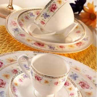 Kütahya Porselen Bone China 25136 84 Parça 12 Kişilik Desenli Bone China Yuvarlak Yemek Takımı