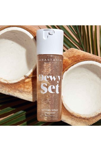 Anastasia Beverly Hills Dewy Set Parlak Makyaj Sabitleyici Sprey 100 ml