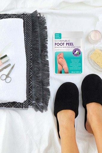 Skin Republic Yenileyici Çorap Tipi Ayak Peeling Maskesi