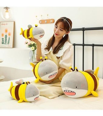 Carrier Taşıyıcı Köpekbalığı Arı 48 cm Peluş Oyuncak