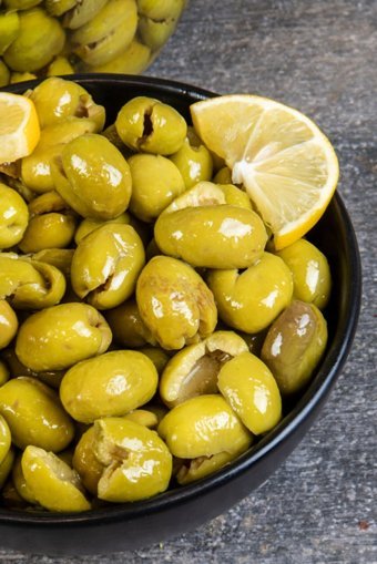 Nefisso Çekirdeksiz Salamura Kırma Yeşil Zeytin Pet Kavanoz 4.5 kg