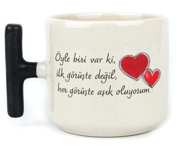 Mor Mürekkep Öyle Biri Var Ki Baskılı Siyah Kulplu T Kupa