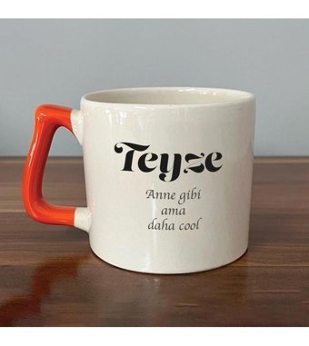 Mor Mürekkep Teyze Baskılı Turuncu Kulplu D Kupa