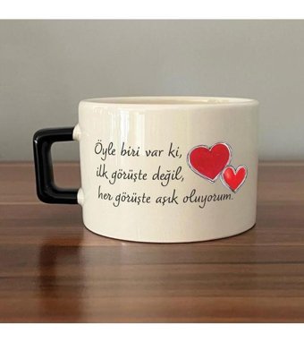 Mor Mürekkep Öyle Biri Var Ki Baskılı Siyah Kulplu C Fincan
