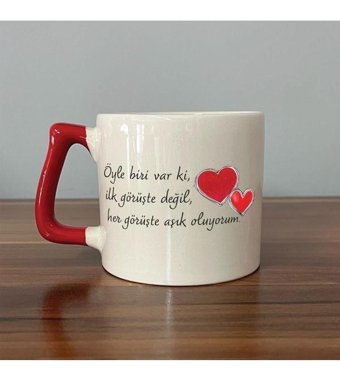 Mor Mürekkep Öyle Biri Var Ki Baskılı Kırmızı Kulplu D Kupa