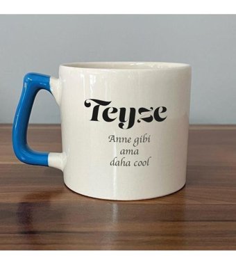 Mor Mürekkep Teyze Baskılı Mavi Kulplu D Kupa