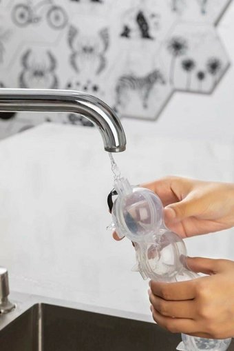 Küçük Ew Piramit Şekilli Plastik Kapaklı Şeffaf Buz Kalıbı