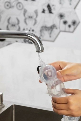 Utelips Kare Şekilli Plastik Kapaklı Renkli Buz Kalıbı