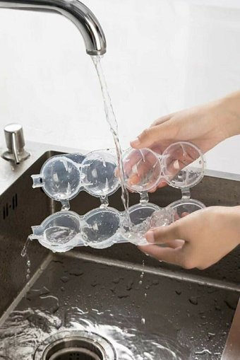Farilya Concept Kare Şekilli Plastik Kapaklı Renkli Buz Kalıbı