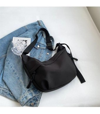 Boutiques Büyük Kapasiteli Kadın Omuz Çantası Siyah