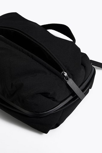 Oysho Bölmeli Siyah Düz Polyester Küçük Boy Çok Gözlü Seyahat Makyaj Çantası