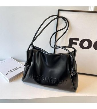 Boutiques Büyük Kapasiteli Omuz Kadın Omuz Çantası Siyah