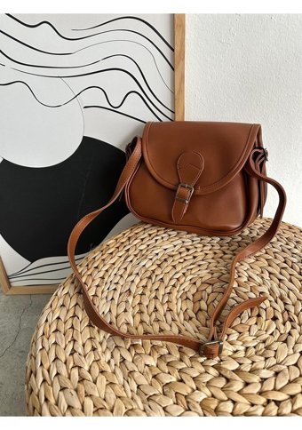 Takmoda Kemer Detaylı Mektup Kadın Omuz Çantası Taba