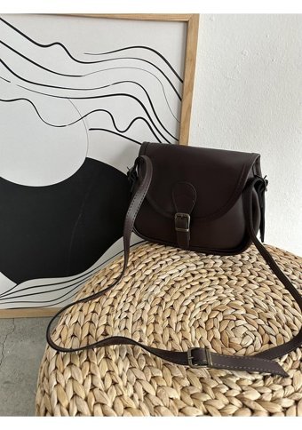 Takmoda Kemer Detaylı Mektup Kadın Omuz Çantası Kahverengi