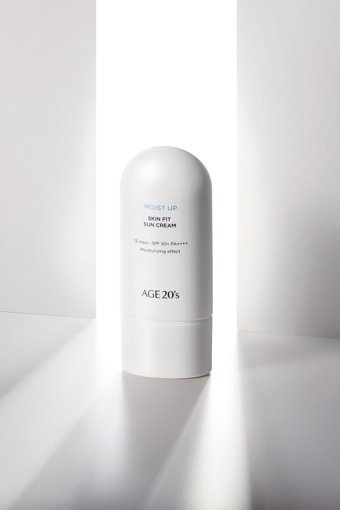 Age 50 Faktör Tüm Ciltler İçin Leke Karşıtı Nemlendirici Yağsız Suya Dayanıklı Yüz ve Vücut Güneş Kremi 60 ml