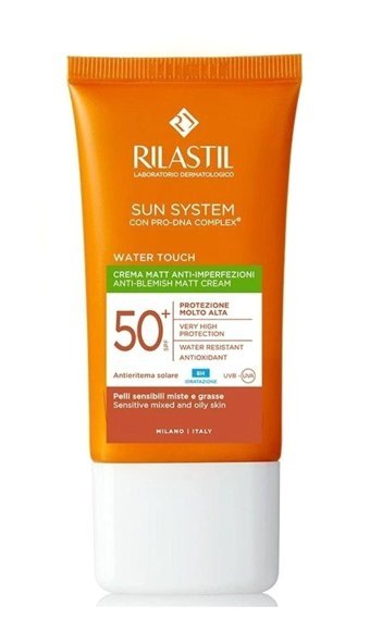 Rilastil Sun System 50 Faktör Tüm Ciltler İçin Leke Karşıtı Nemlendirici Yağsız Suya Dayanıklı Yüz Güneş Kremi 50 ml