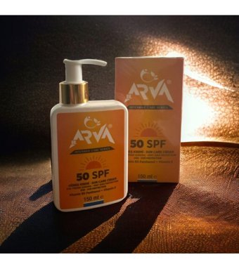 Arva 50 Faktör Tüm Ciltler İçin Leke Karşıtı Nemlendirici Yağsız Suya Dayanıklı Yüz ve Vücut Güneş Kremi 50 ml