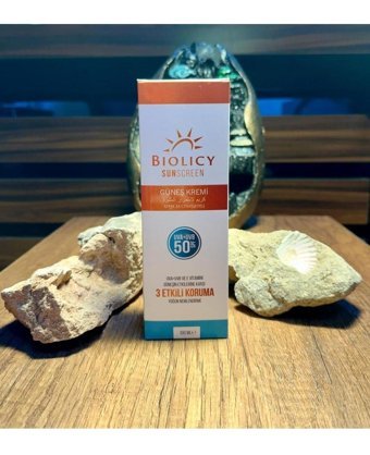 Bıolıcy Renkli 50 Faktör Tüm Ciltler İçin Leke Karşıtı Nemlendirici Yağsız Suya Dayanıklı Yüz ve Vücut Güneş Kremi 100 ml