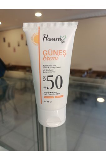 Homm Bitkisel 50 Faktör Tüm Ciltler İçin Nemlendirici Suya Dayanıklı Yüz Güneş Kremi 50 ml