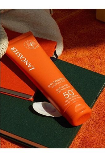 Lancaster Luminous Tan 50 Faktör Hassas Ciltler İçin Nemlendirici Suya Dayanıklı Yüz Güneş Kremi 150 ml