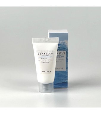 Skin1004 Madagascar Centella 50 Faktör Tüm Ciltler İçin Leke Karşıtı Nemlendirici Yağsız Suya Dayanıklı Yüz ve Vücut Güneş Kremi 15 ml