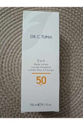 Farmasi Dr.C. Tuna Sun 50 Faktör Tüm Ciltler İçin Nemlendirici Suya Dayanıklı Yüz Güneş Losyonu 150 ml