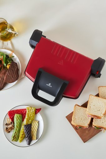 Karaca Future Essential Döküm 1800 W Red Tost Makinesi