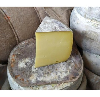 Erzurum Yöresel Süt Ürünleri Erzurum Eski Kaşar İnek Peyniri 1 kg