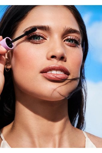 Avon Delightful Suya Dayanıklı Hacim Veren Suya Dayanıklı Siyah Maskara