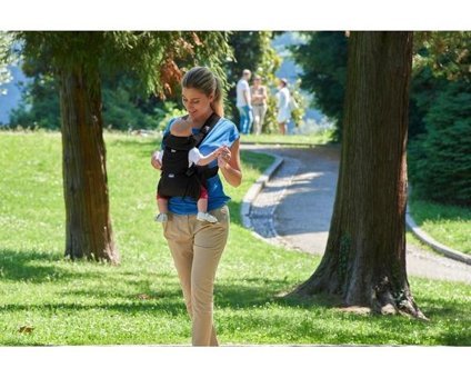 Chicco Easy Fit 9 kg Kapasiteli Oturaklı Yenidoğan Kanguru Siyah