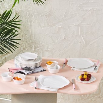 Karaca Rolly Desenli 18 Parça 4 Kişilik Porselen Kahvaltı Takımı Beyaz