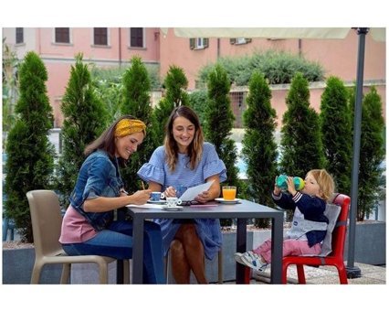 Chicco Wrappy Kumaş 5 Noktalı Emniyet Kemeri 15 kg Kapasiteli Tekerleksiz Sandalye Üstü Katlanır Portatif Mama Sandelyesi Gri