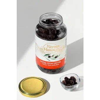 Nermin Hanım Zeytinliği Gemlik Yağlı Tuzlu Salamura Siyah Zeytin Kavanoz 950 gr