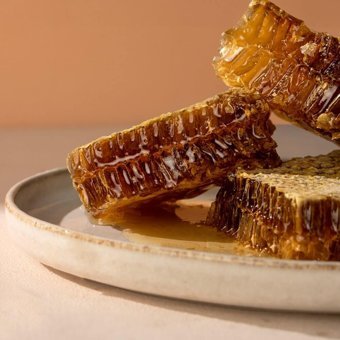 Eğriçayır Organik Karakovan Petek Balı 400 gr