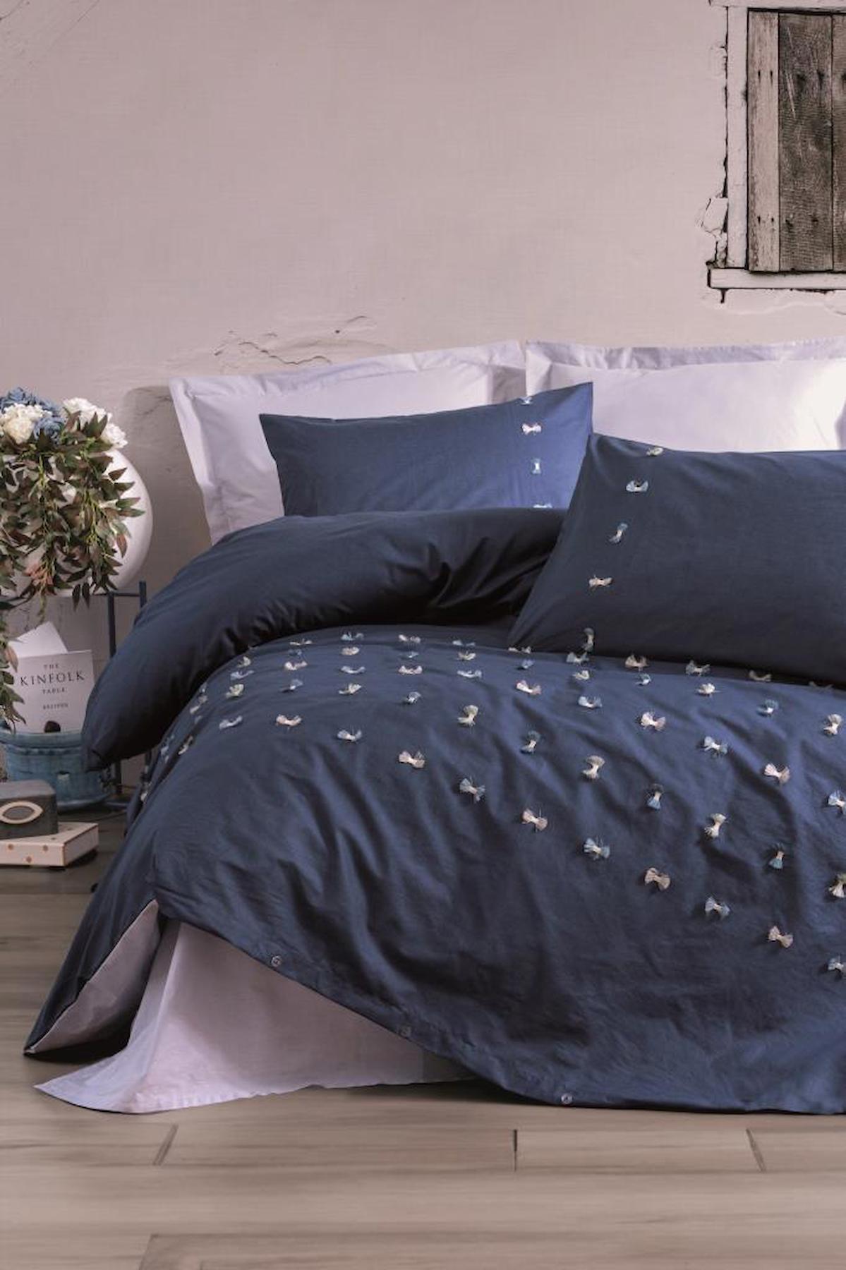 Cotton Box Pamuk Dört Mevsim 200 x 220 cm Çift Kişilik Çarşaflı İşlemeli Nevresim Takımı Lacivert