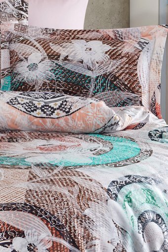 Varol Laura Home Fiosole Bambu Saten 4 Mevsim 200 x 220 cm Çarşaflı Desenli Çift Kişilik Nevresim Takımı Çok Renkli