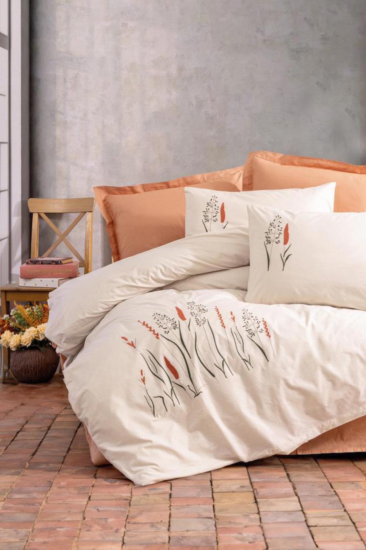Cotton Box Brode Ranforce 4 Mevsim 200 x 220 cm Çarşaflı Desenli Çift Kişilik Nevresim Takımı Karamel