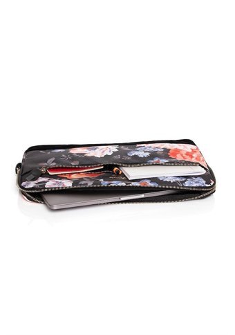 Fudela Black Roses Çiçekli İki Gözlü Oxford Kumaş 15.6 inç Laptop Kılıfı Çok Renkli