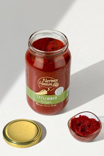 Nermin Hanım Zeytinliği Ev Yapımı Organik Acısız Biber Salçası 1 kg
