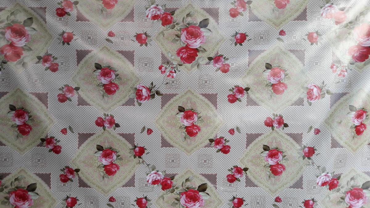 Florista Dama Gül PVC 100 cm Kare Masa Örtüsü Pembe