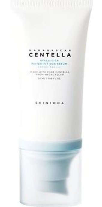 Skin1004 Madagascar Centella 50 Faktör Tüm Ciltler İçin Leke Karşıtı Nemlendirici Yağsız Suya Dayanıklı Yüz ve Vücut Güneş Kremi 15 ml