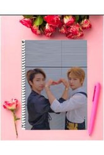 Ayaşlı Kırtasiye A4 60 Yaprak Çizgisiz Dikişli Sert Kapak 1 Adet Stray Kids Okul Defteri