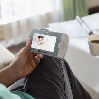 Motorola VM64 Connect Hareket Sensörlü Gece Görüşlü Dijital Ekranlı Kablosuz HD Bebek Kamerası