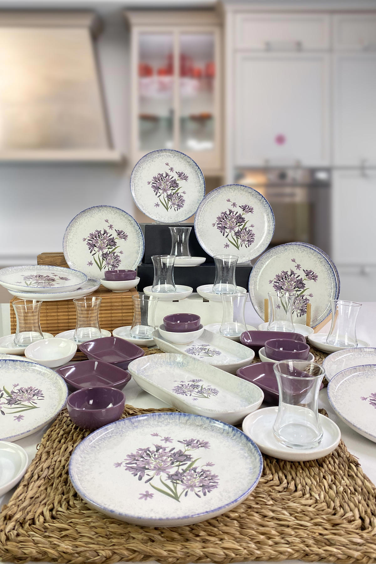 Keramika Blue Lily 50 Parça 12 Kişilik Çok Renkli Desenli Porselen Kahvaltı Takımı