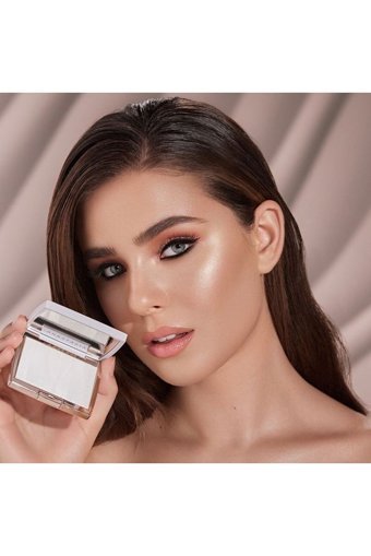 Anastasia Beverly Hills Iced Out Pot Highlighter