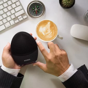 Foreo Luna 3 Men Tüm Ciltler İçin Silikon Pilli Titreşimli Yüz Temizleme Cihazı Siyah
