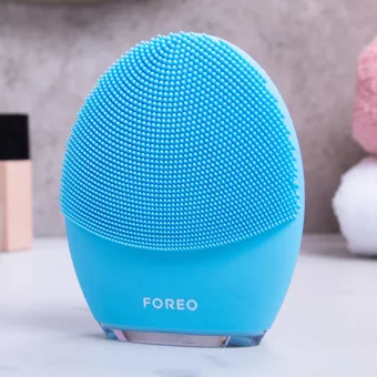 Foreo Luna 3 Karma Ciltler İçin 1 Başlıklı Fırçalı Silikon Şarjlı Titreşimli Yüz Temizleme Cihazı Mavi