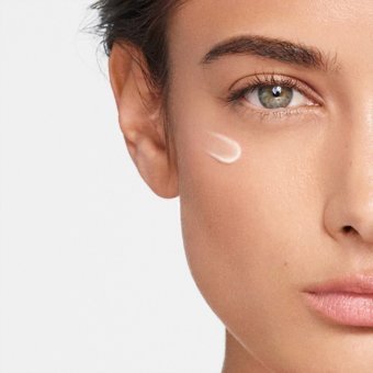 Vichy K 1803 Mineral 89 Tüm Ciltler için Göz Çevresi Jel Pompalı 15 ml